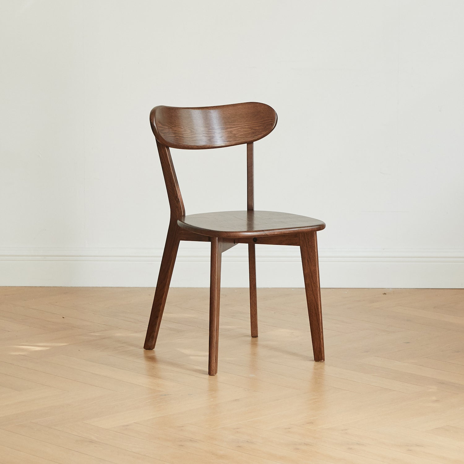 Solid walnut outlet chairs