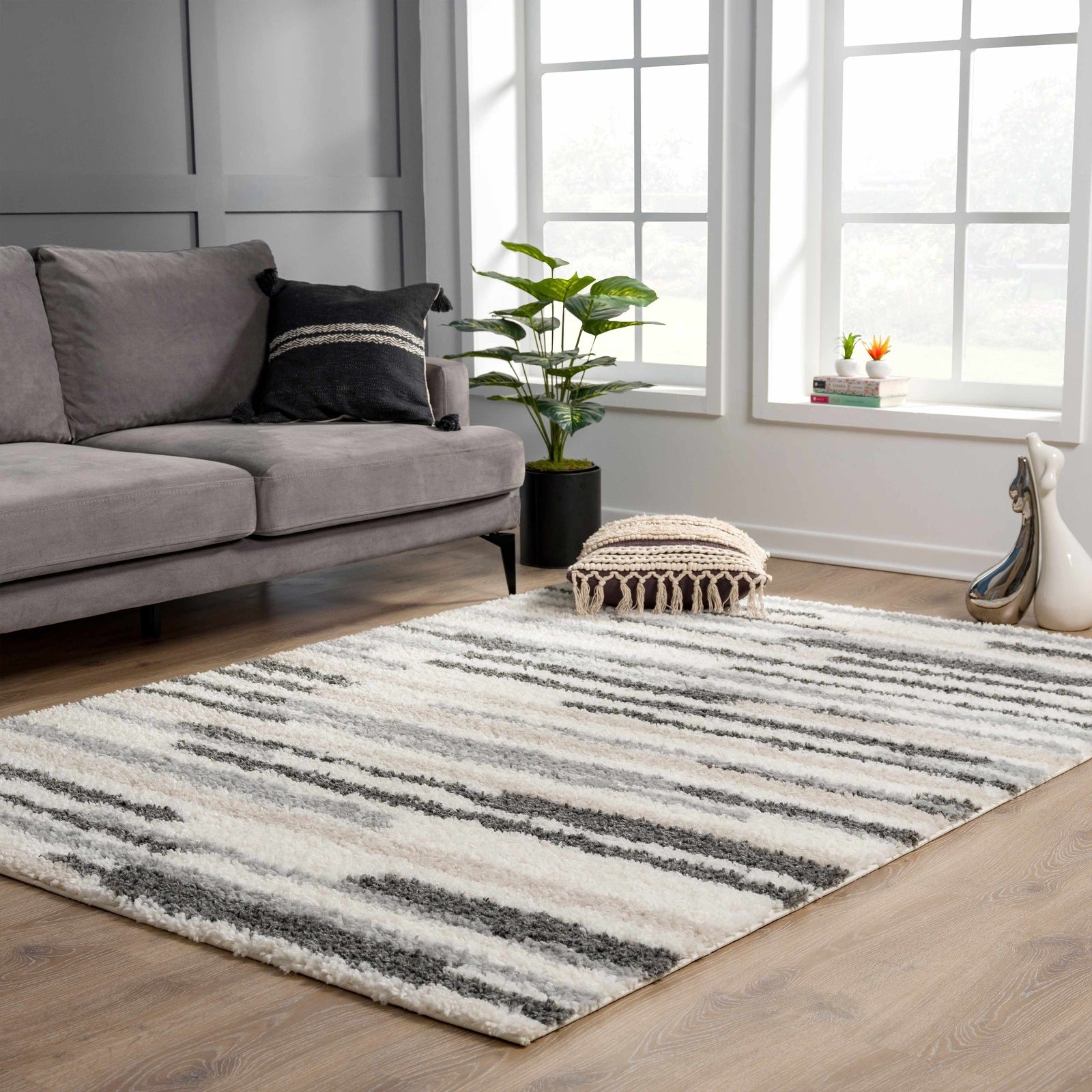 Zoya Area Rug