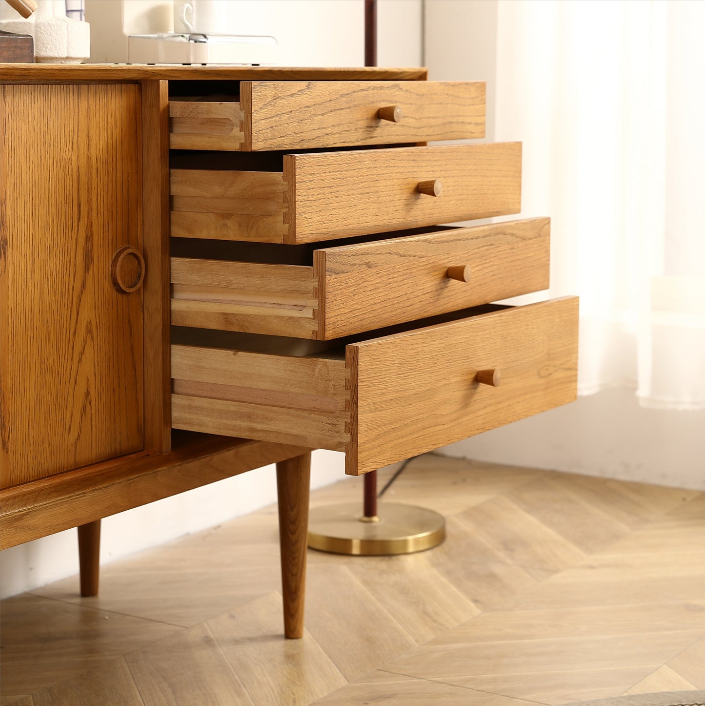 Furnisoar Mid-Century Modern Sideboard in Oak