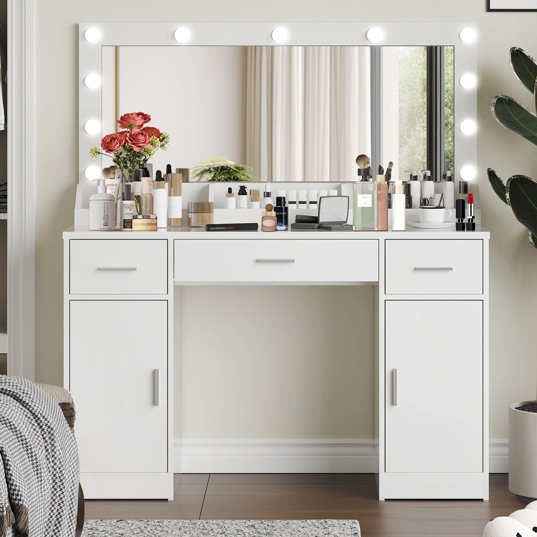 Freya Contemporary Bedroom Vanity, White