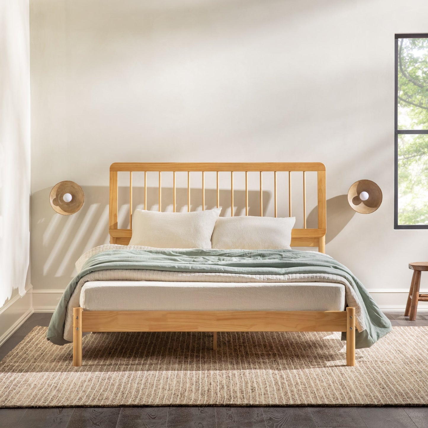 Wyatt Mid-Century Modern Solid Wood Queen Spindle Bed – Natural Pine