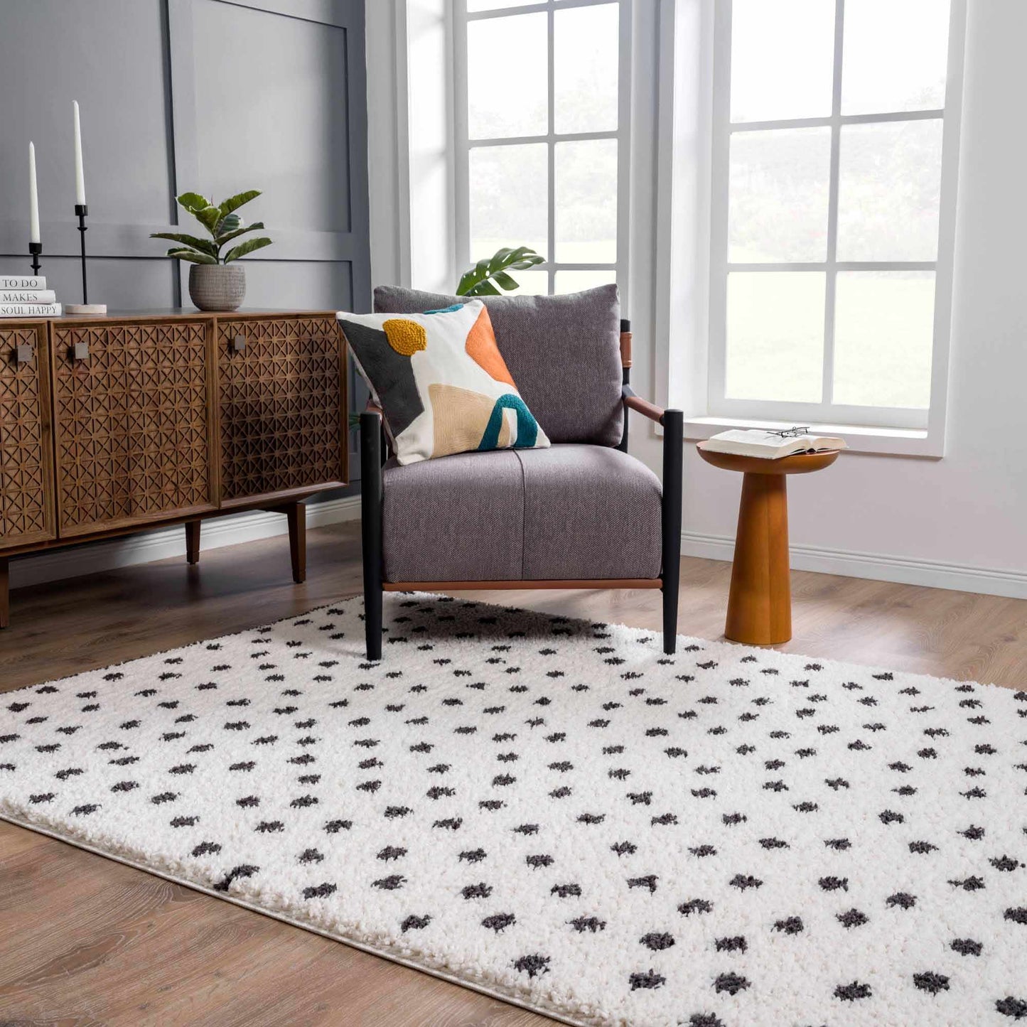 Chaia Dotted Black & White Plush Rug