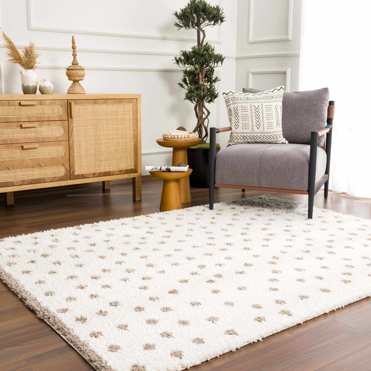 Chaia Dotted Cream & Brown Plush Rug