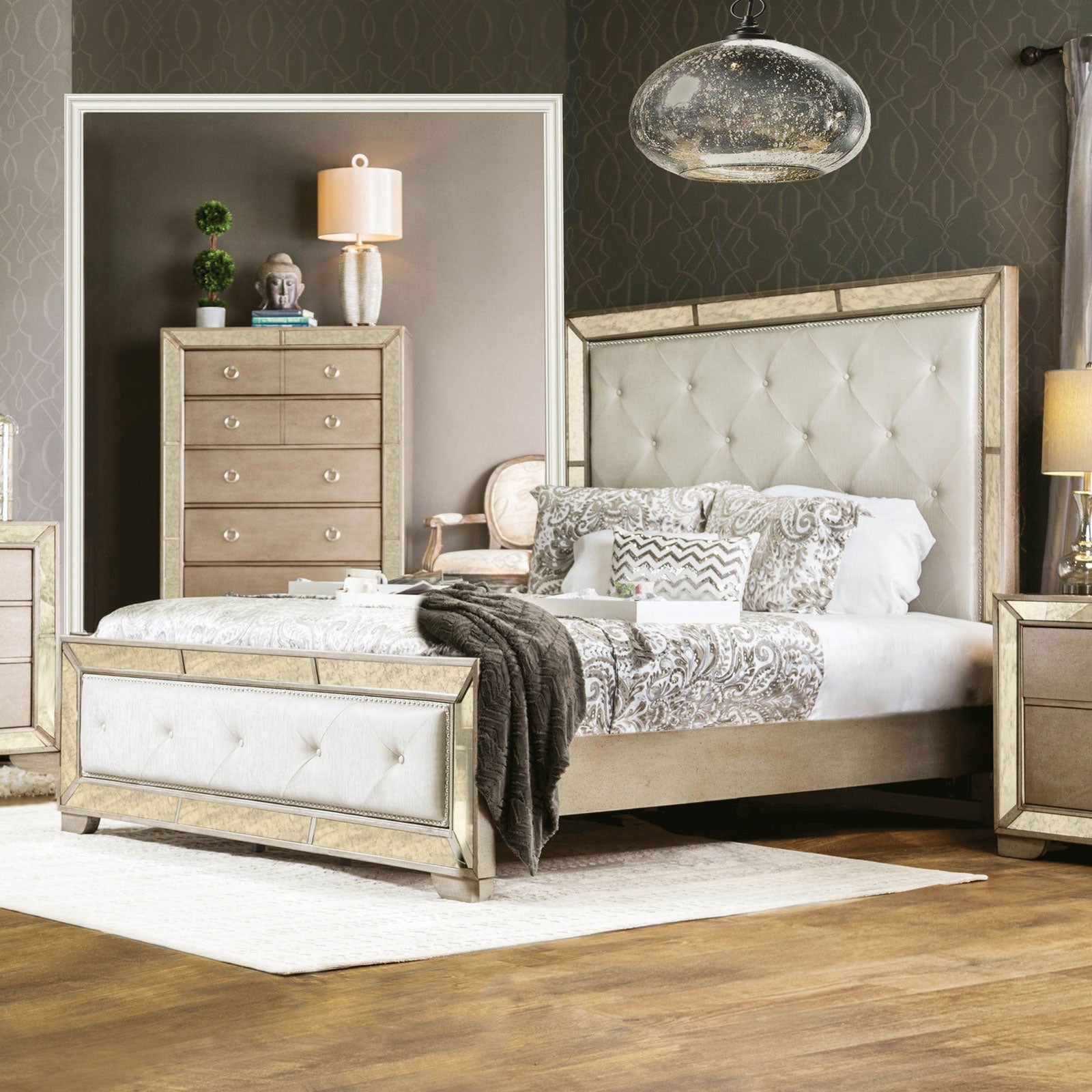 Loraine Glam Style Queen Bedroom Set