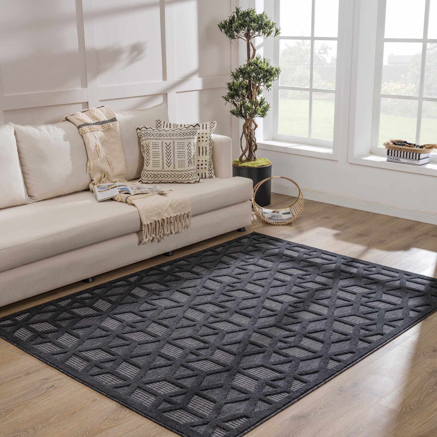 Nuri Black Outdoor Rug