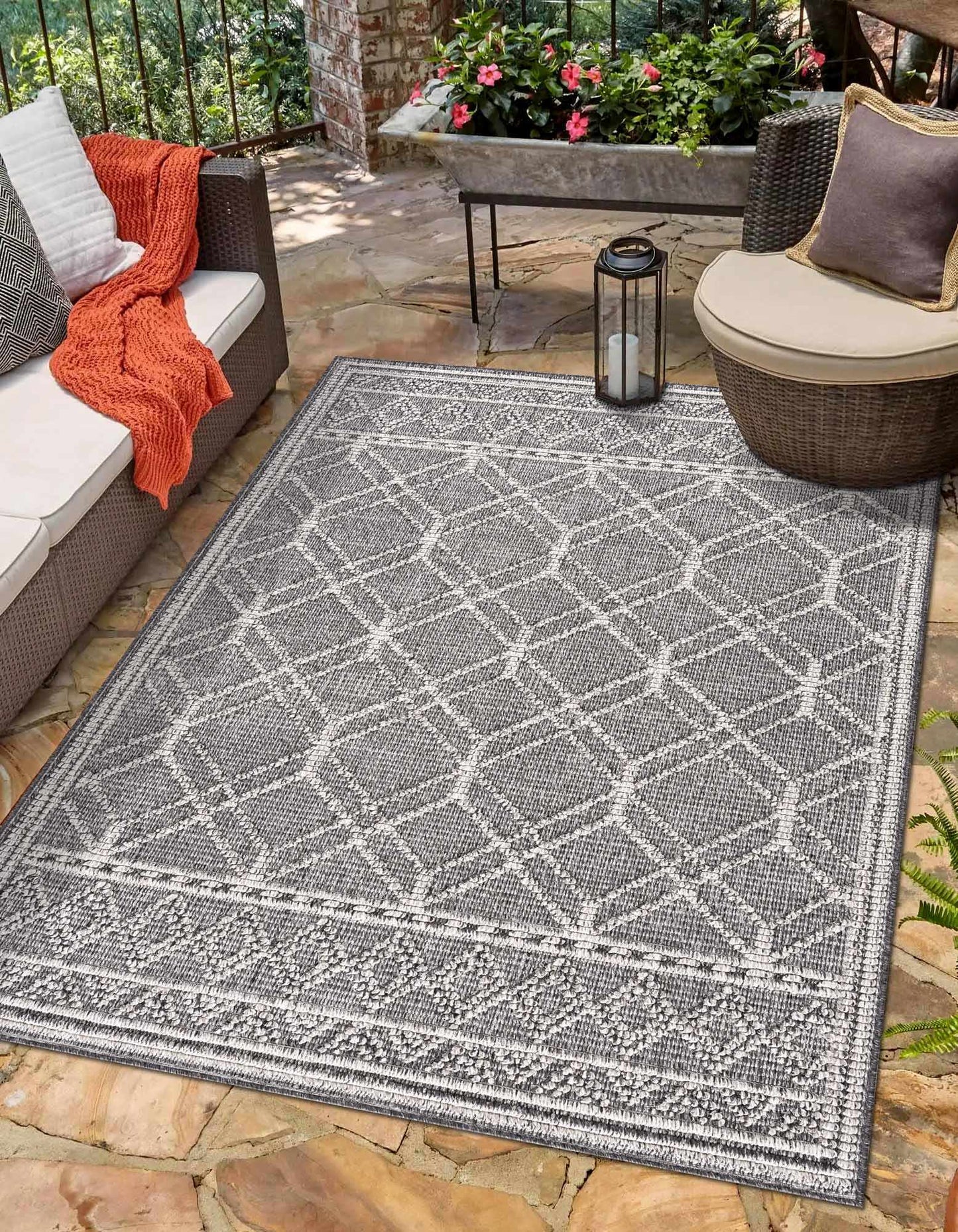 Diah Black Textured Trellis Rug - Limited Edition