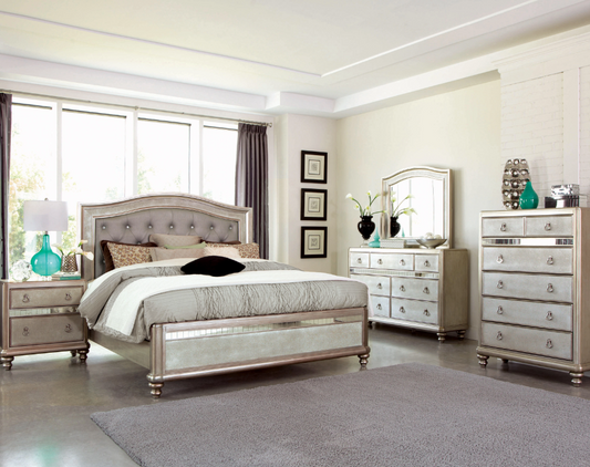 Daliah Glam Style Queen Bedroom Set - Silver & Mirror