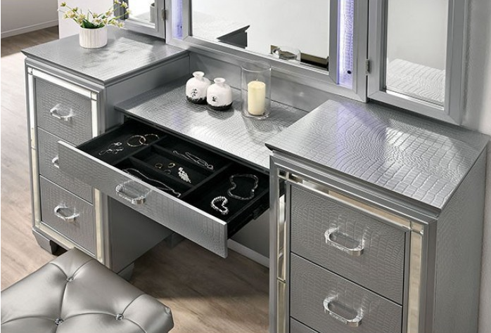 Tasmin Contemporary Vanity Set - Silver