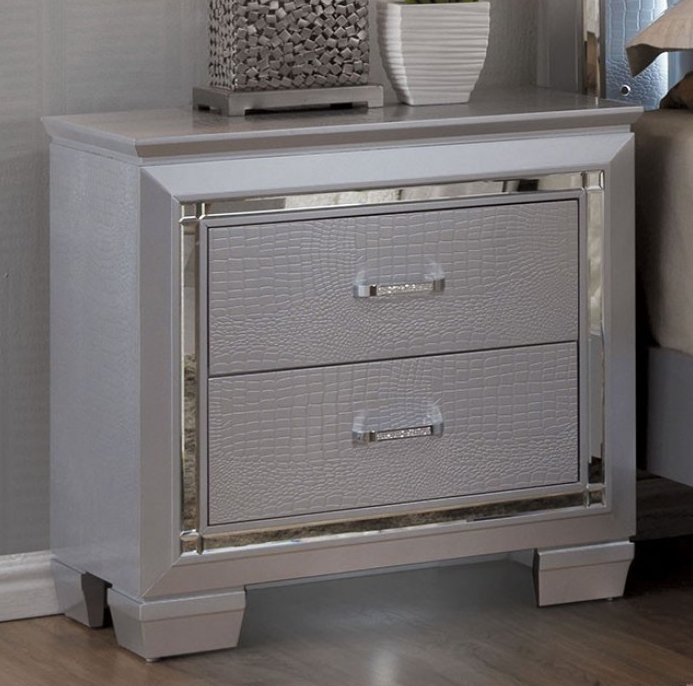 Bellanova Queen Glam Bedroom Set - Silver