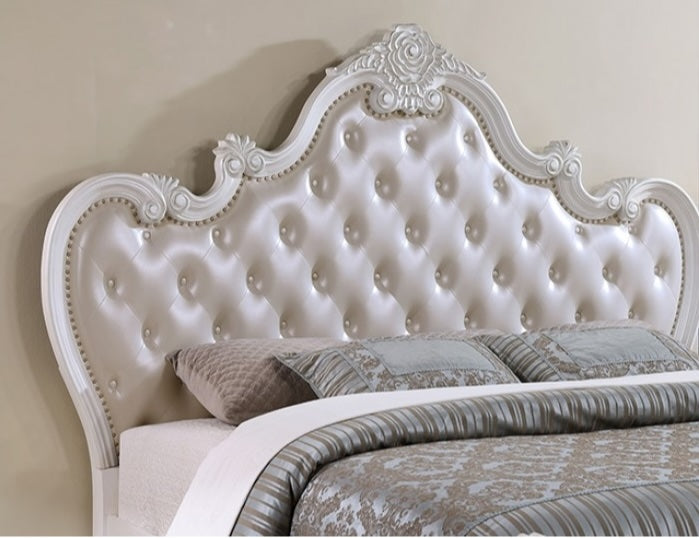 Ventresca Traditional Queen Bed in Pearl White