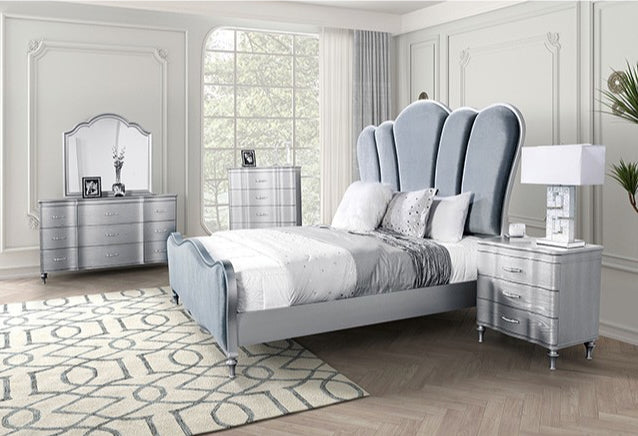 Melodi Parc Glam Bedroom Set w/ Turned Feet - Silver