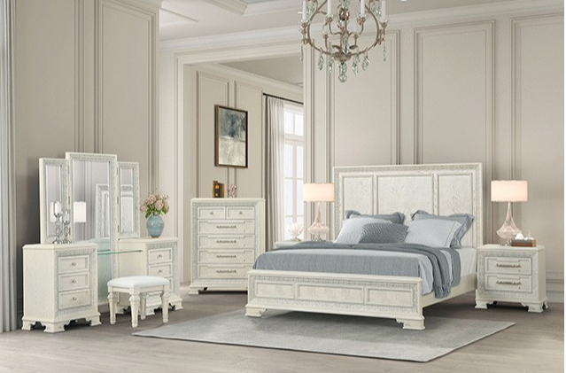 Stella Mia Traditional Queen Bed, Creamy White