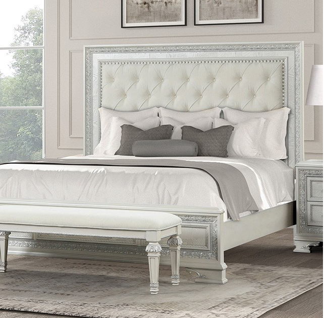 Stella Mia II Traditional Queen Bed, Creamy White