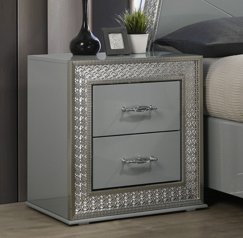 Cassiopeia II King Glam Bedroom Collection, Metallic Gray