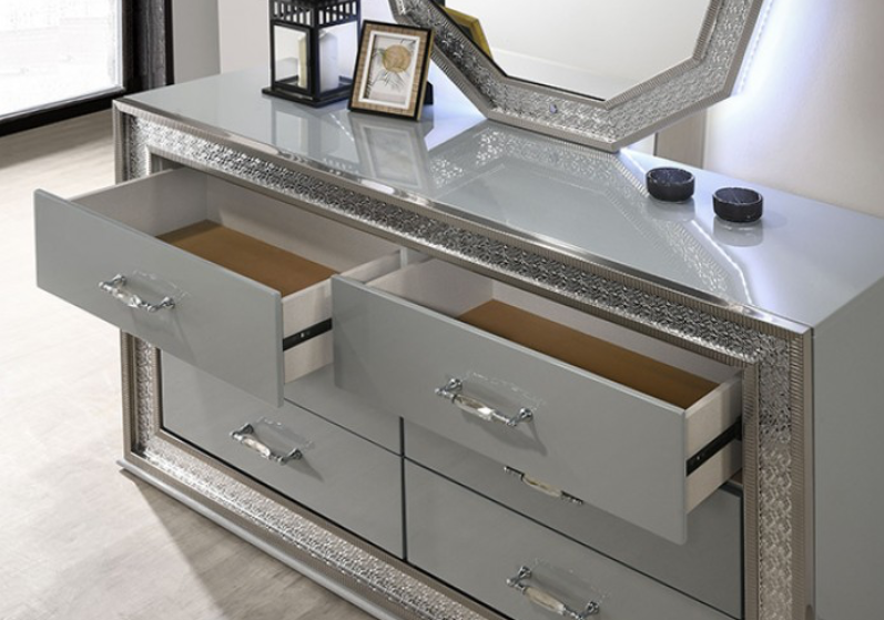 Cassiopeia II King Glam Bedroom Collection, Metallic Gray