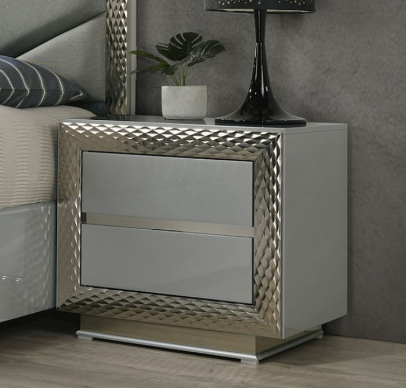 Ventnor Glam Collection Nightstand with Plinth Base & Silver Molding, Gray