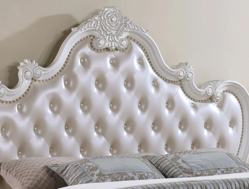 Ventresca Traditional King Bed in Pearl White