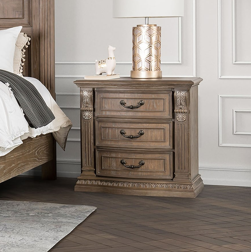 Seven Oaks Traditional 3-Drawer Nightstand, Weathered Oak