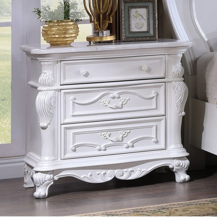 Ventresca Traditional Queen Bedroom Set in Pearl White