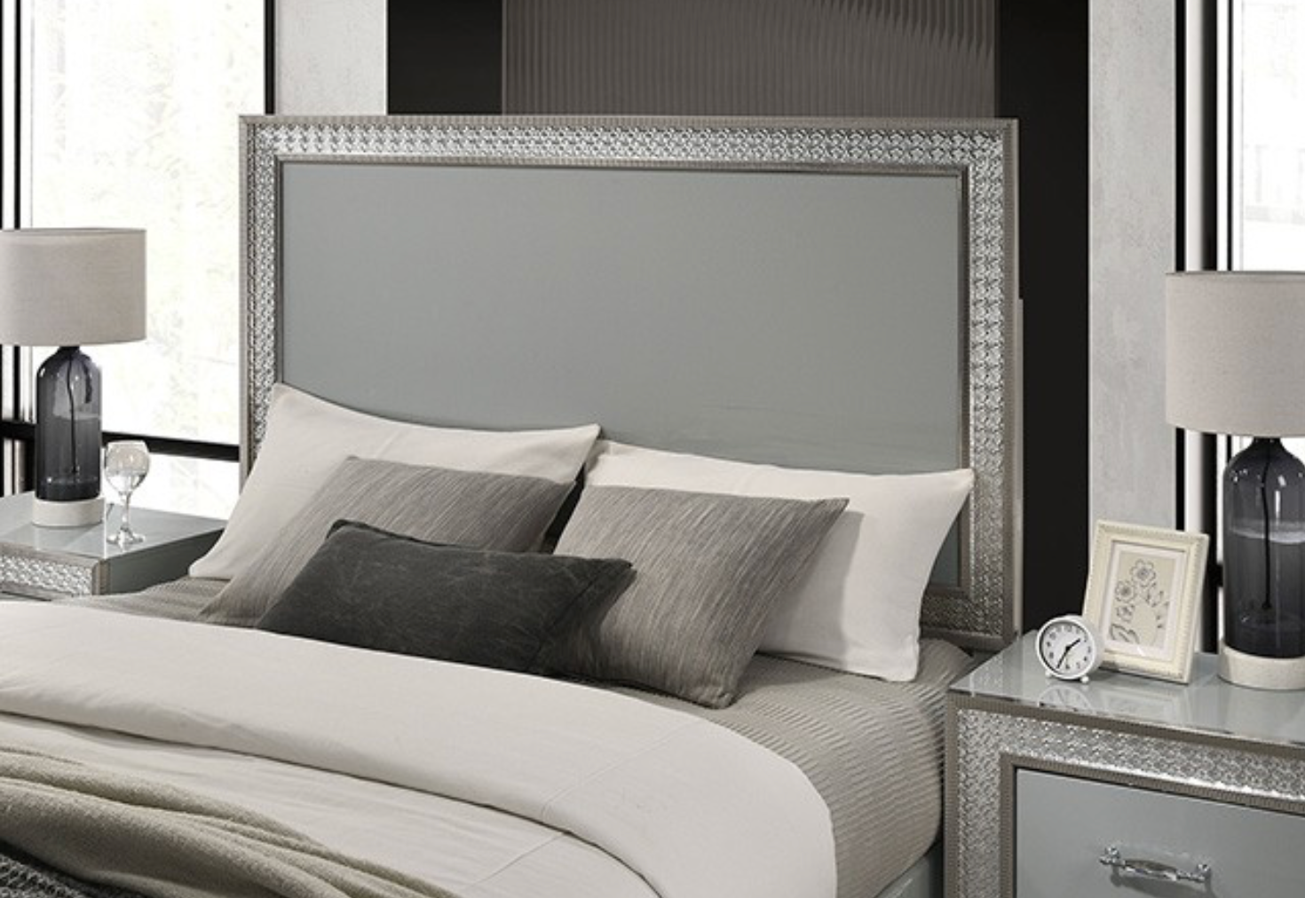 Cassiopeia II King Glam Bedroom Collection, Metallic Gray