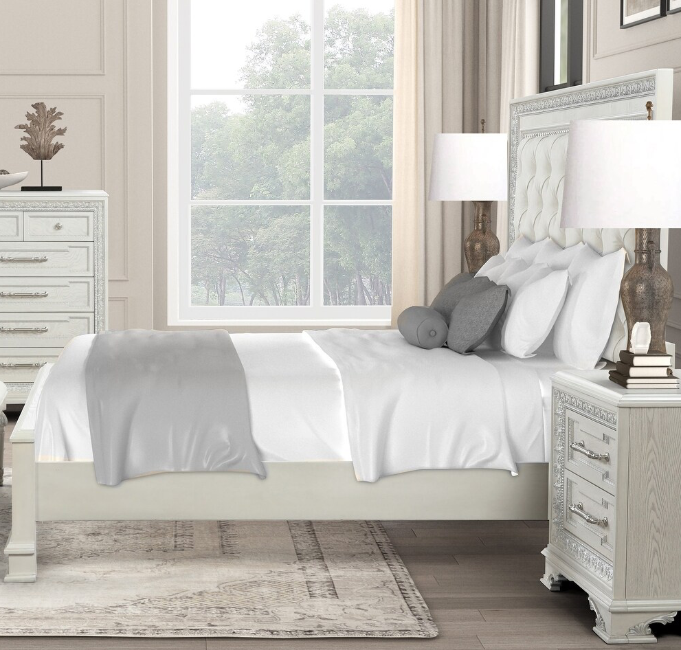 Stella Mia II Traditional Queen Bed, Creamy White