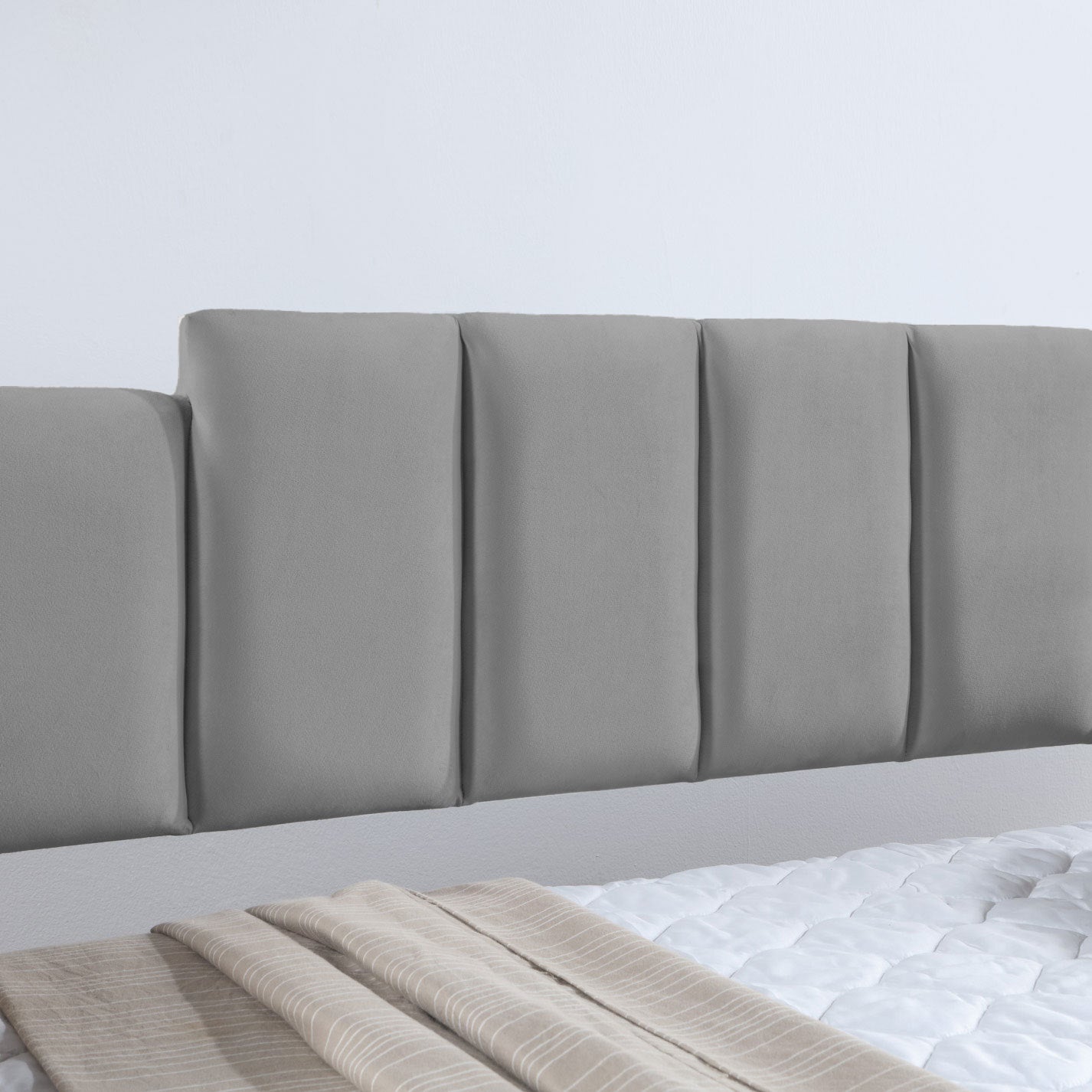 Branda Channel Tufted Velvet Twin Daybed - Gray