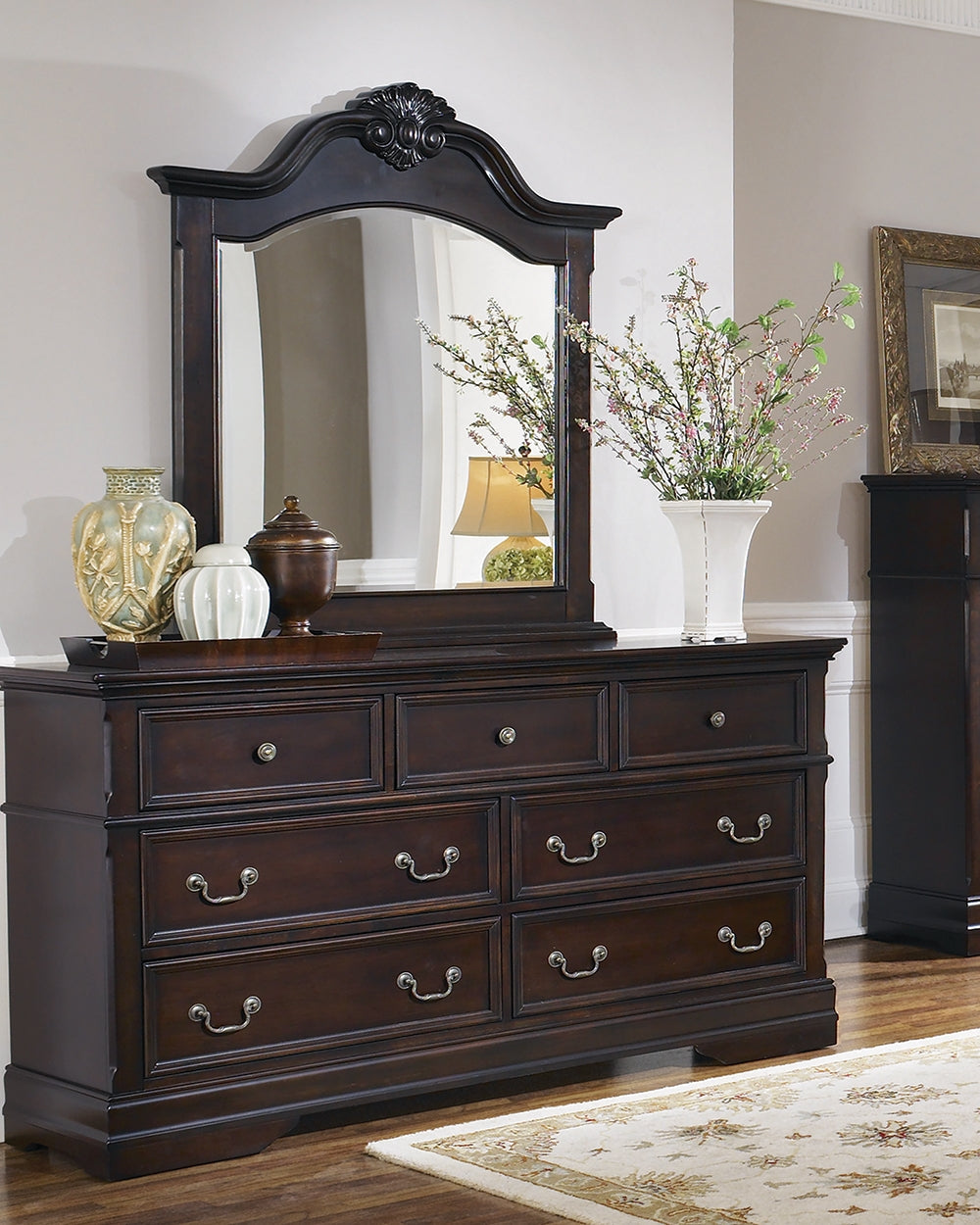 Carlsbad European Traditional 7-Drawer Cappuccino Finish Dresser