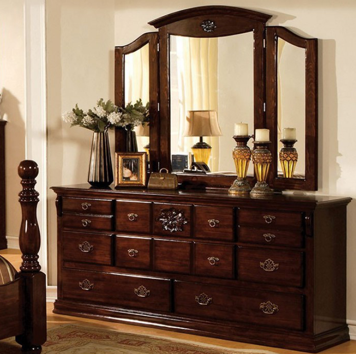 Tuscan Traditional 8 Drawer Dresser in Glossy Dark Pine