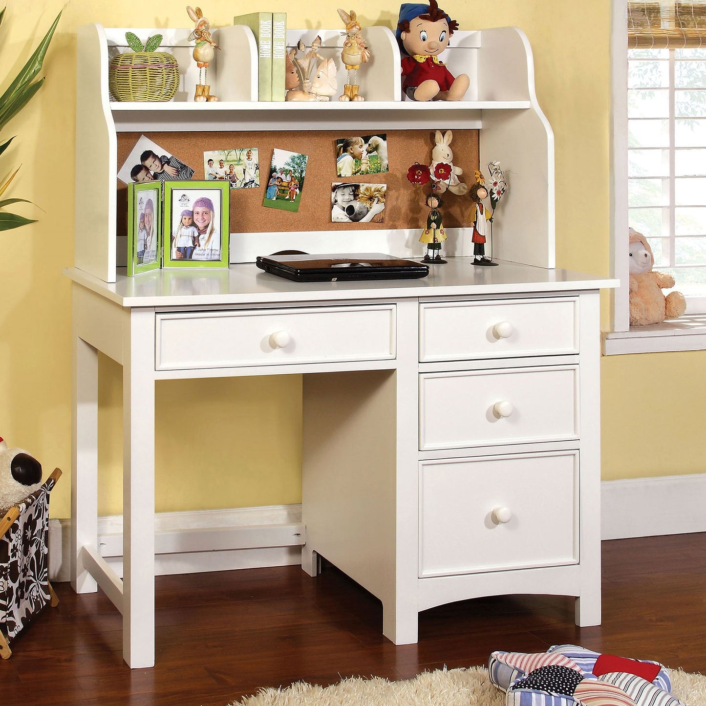 Omnus White Finish Youth Desk w- Hutch